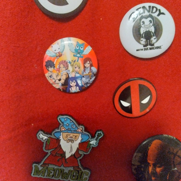 Hot Topic Pin Set (x15) - Picture 6 of 7